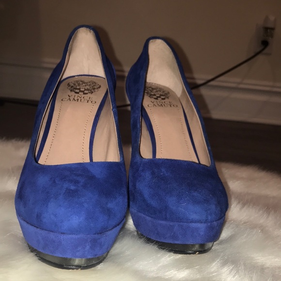 (NWOT) Blue suede studded Vince Camuto Heels - Picture 2 of 7